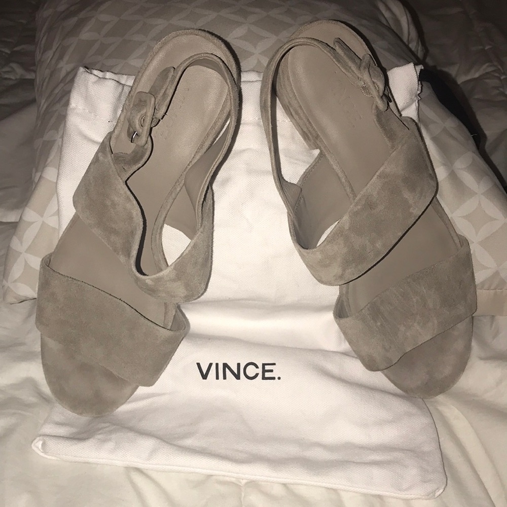 VINCE. (Vince Camuto) Grey/Tan Sandal